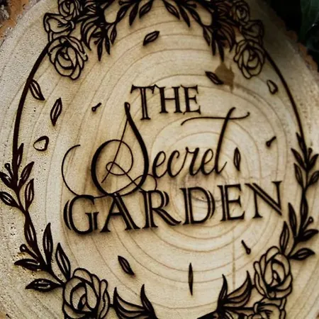Apartment Secret Garden - With Jacuzzi Parikia (Paros)