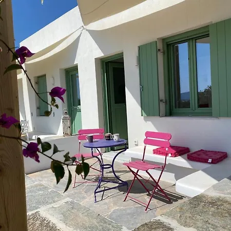 Secret Garden - With Jacuzzi Apartament Alikí